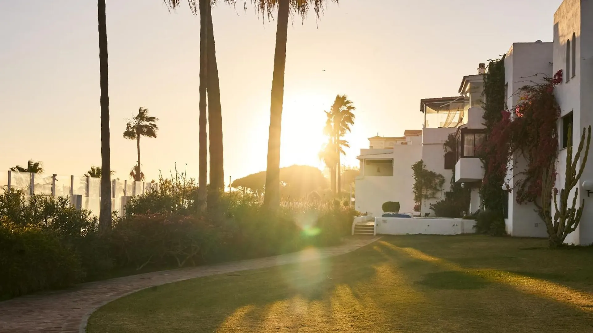 Homestay Luxury 4 Bed Flat - Beachfront In Puerto Banus Marbella