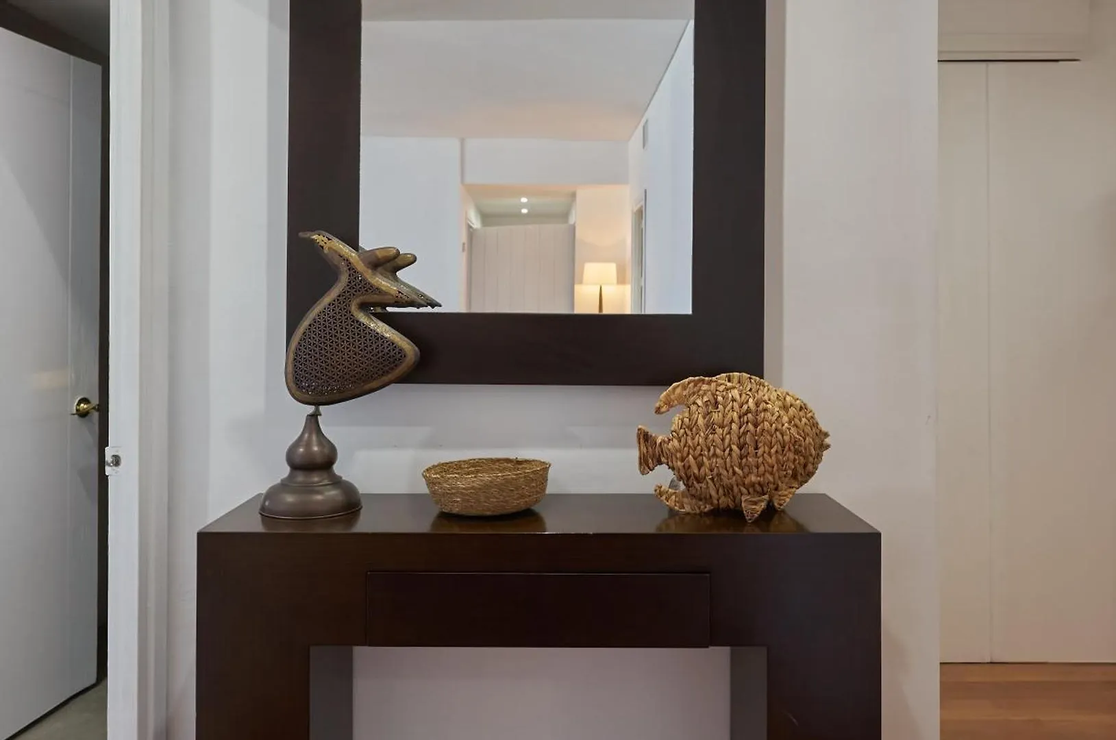 Luxury 4 Bed Flat - Beachfront In Puerto Banus Marbella Homestay