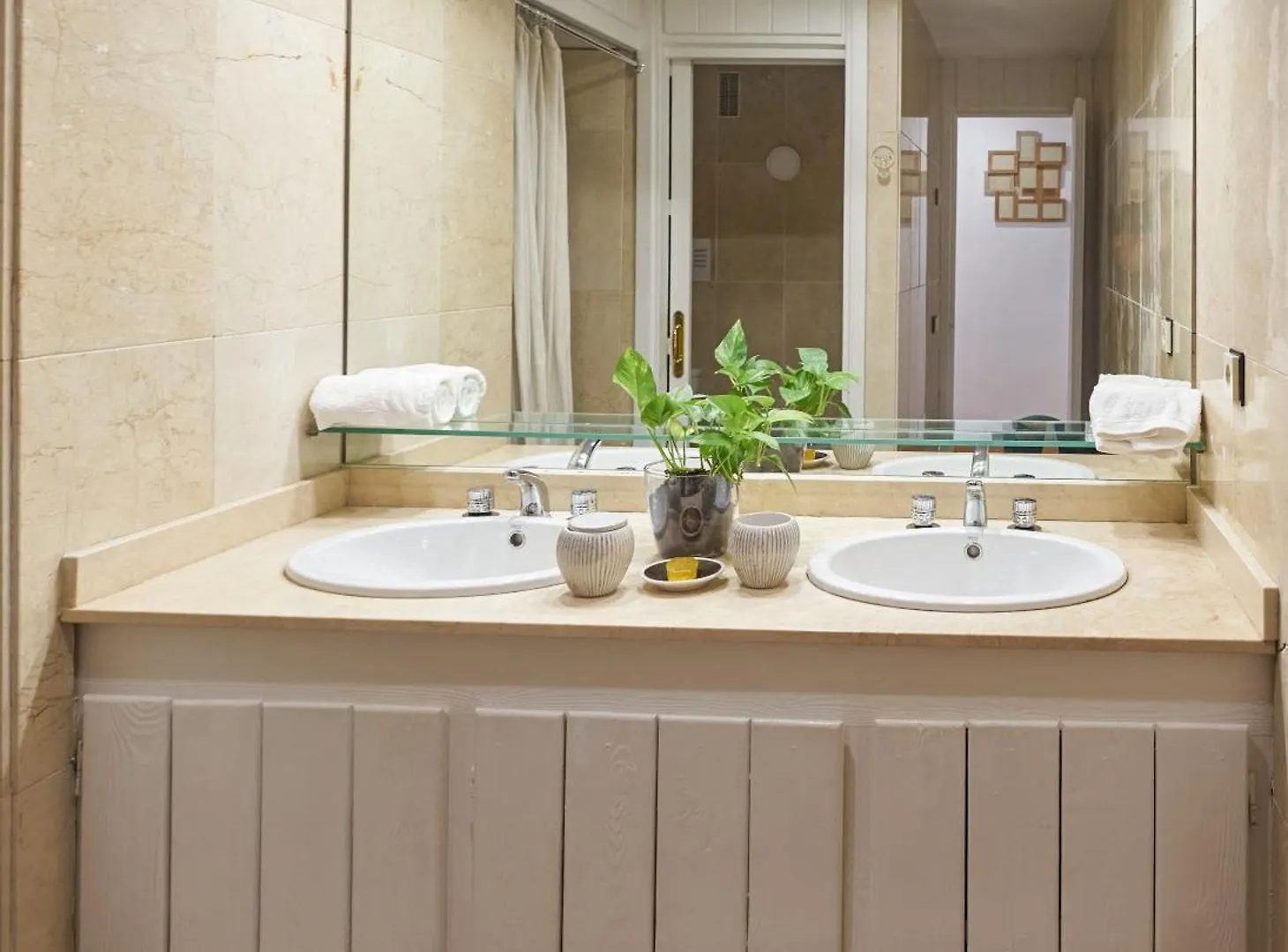 Homestay Luxury 4 Bed Flat - Beachfront In Puerto Banus Marbella Spain