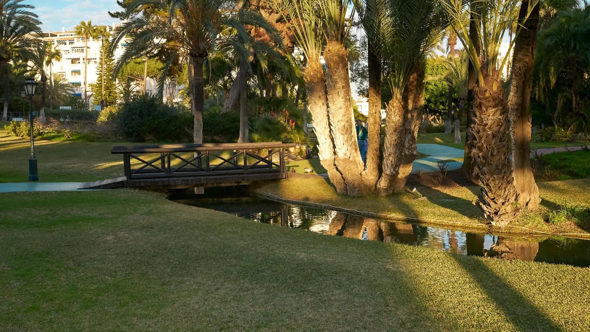 Luxury 4 Bed Flat - Beachfront In Puerto Banus Marbella